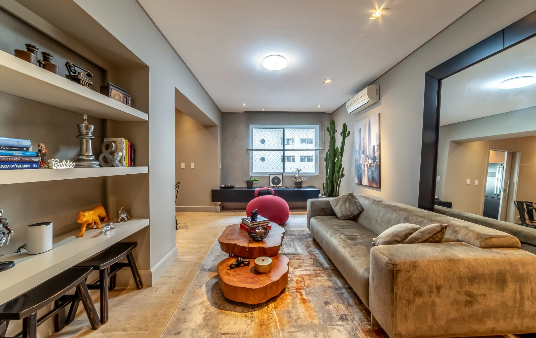 Apartamento reformado com vista para a copa das árvores nos Jardins - Imagem 4