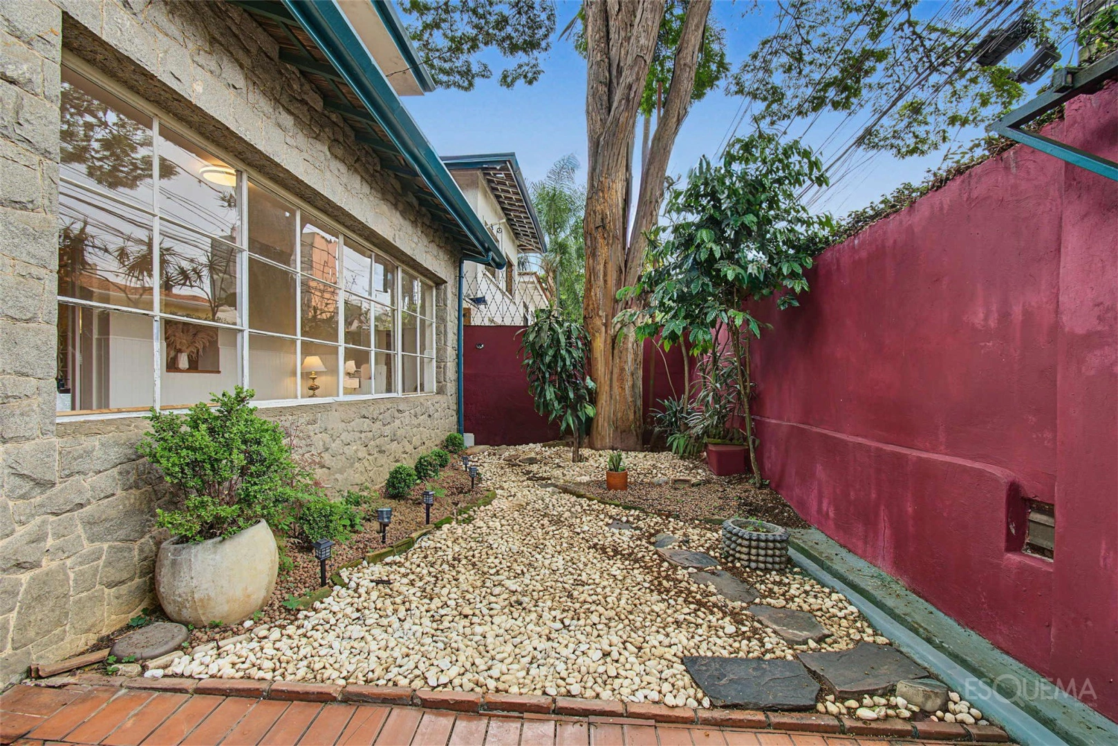 Casa em rua tranquila no Jardim Paulistano - Imagem 10