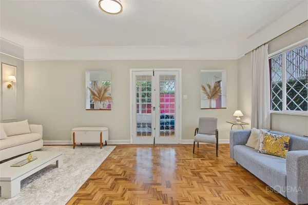 Casa em rua tranquila no Jardim Paulistano