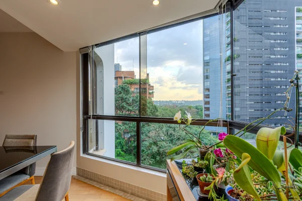 Apartamento reformado próximo ao Parque do Povo com quadra de tênis