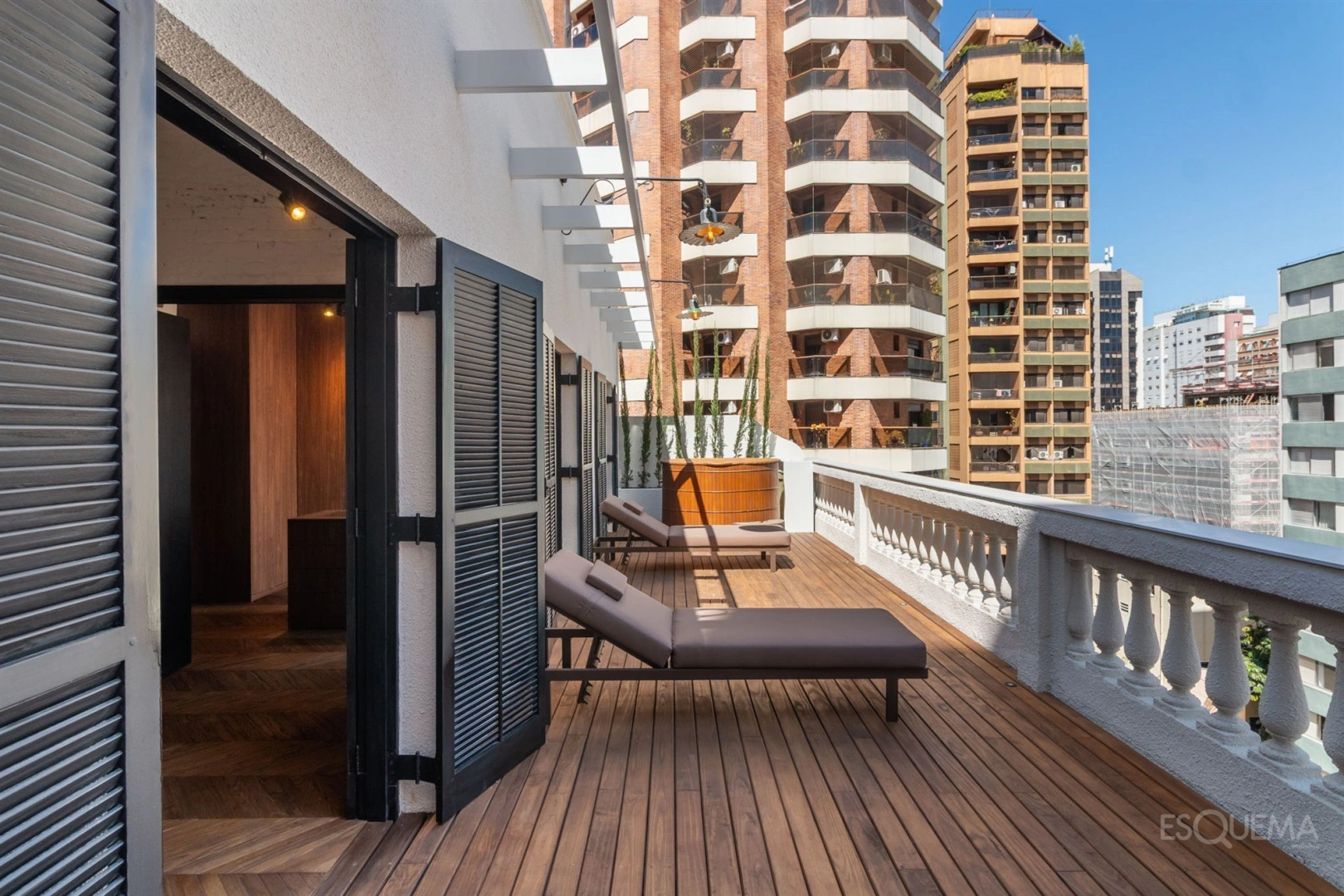Penthouse reformada com projeto assinado por Roberto de Pace - Imagem 15