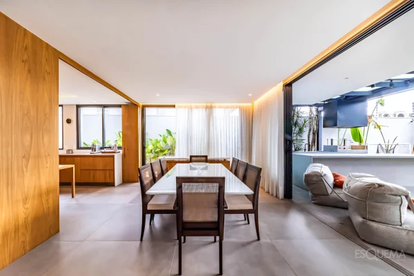 Casa com rooftop e projeto integrado no Alto de Pinheiros
