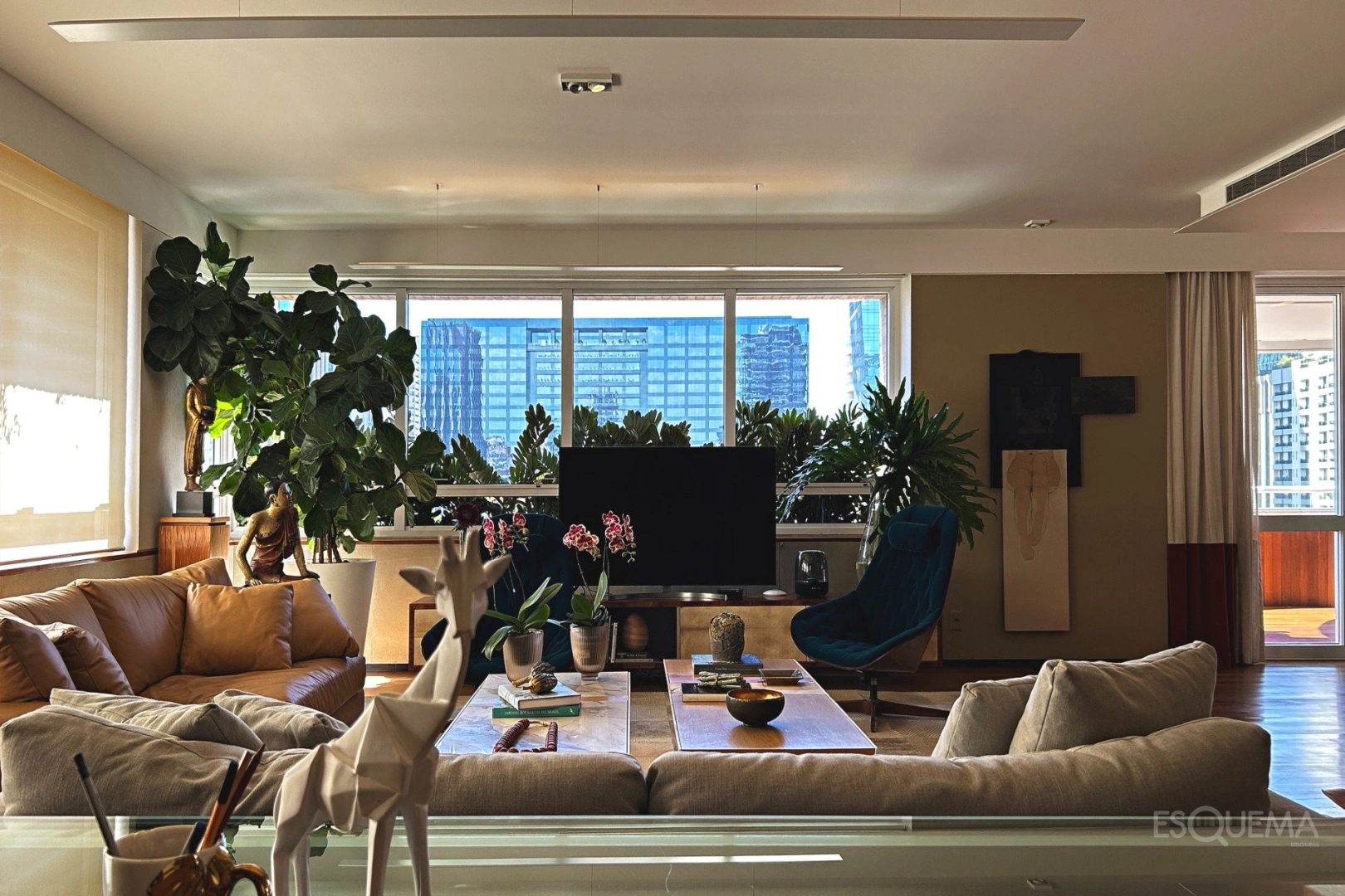 Living integrado à varanda e vista para a cidade, a passos do Parque do Povo - Imagem 8
