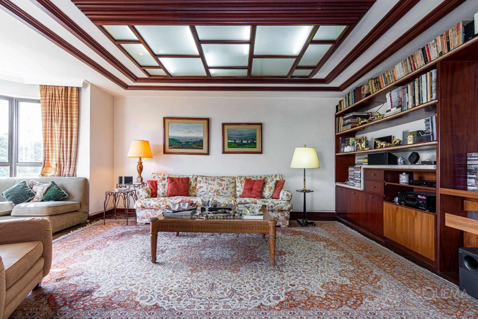 Apartamento com 4 suítes em rua tranquila do Real Parque - Imagem 4