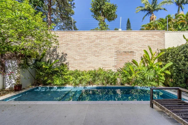 Casa em condomínio com piscina e área gourmet no Alto da Boa Vista