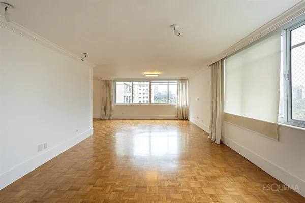 Apartamento com vista para o Clube Pinheiros no Jardim Europa