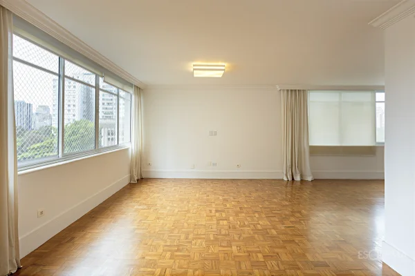 Apartamento com vista para o Clube Pinheiros no Jardim Europa