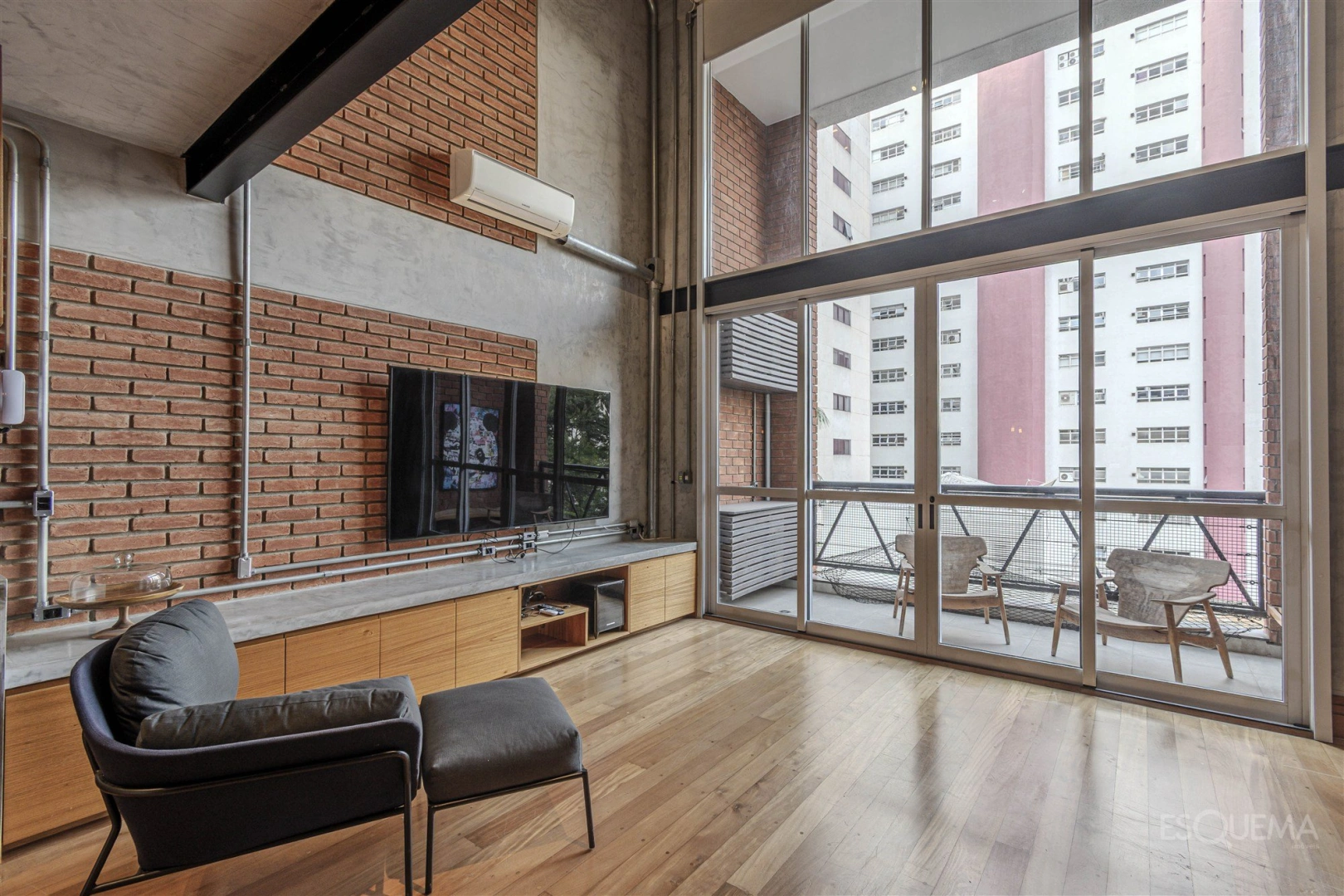 Apartamento duplex com arquitetura contemporânea no Itaim Bibi - Imagem 3