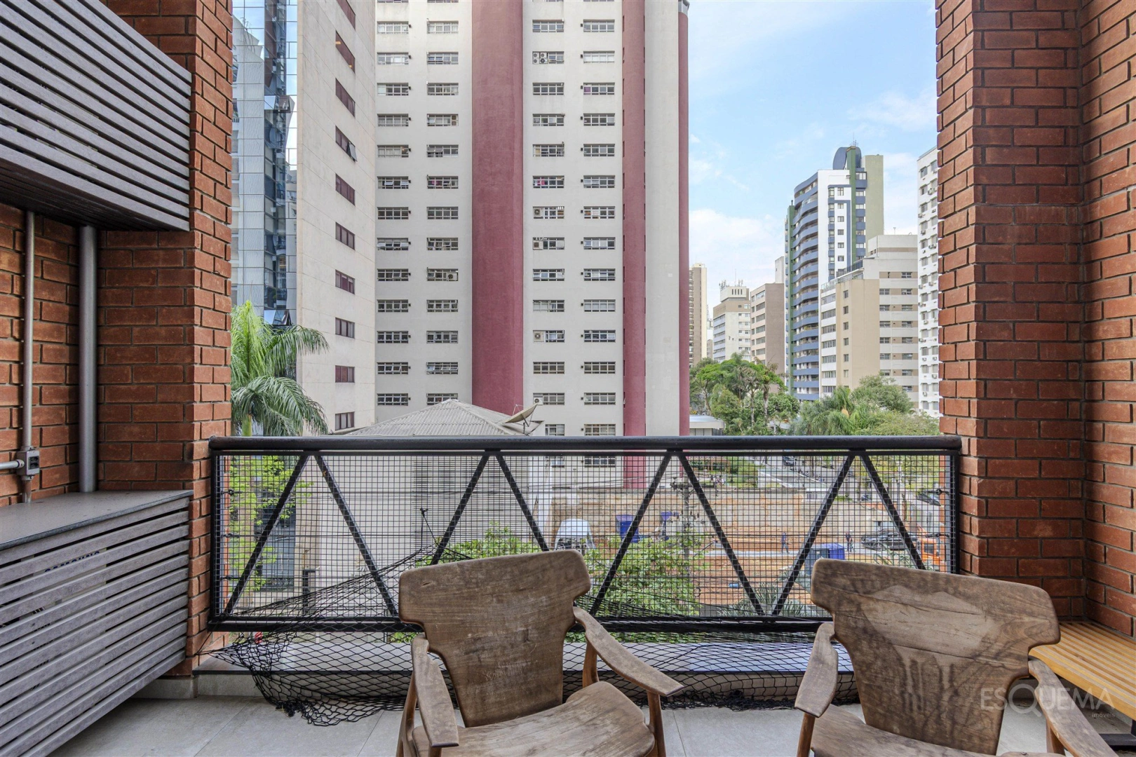 Apartamento duplex com arquitetura contemporânea no Itaim Bibi - Imagem 9
