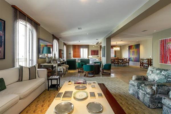 Apartamento Lindenberg em edifício neoclássico no Jardim América