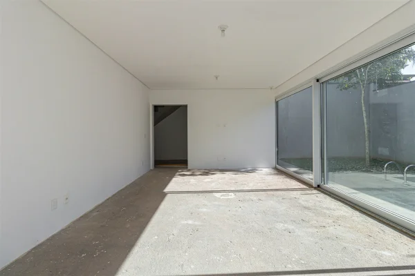 Casa nova em condomínio com piscina no Alto da Boa Vista