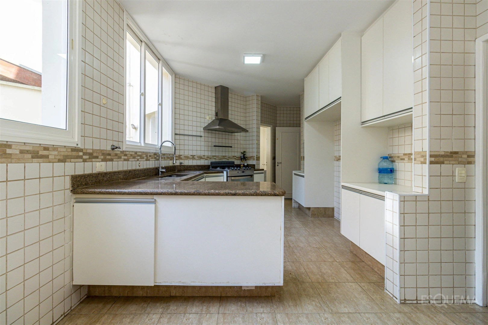 Casa com piscina no Alto da Boa Vista - Imagem 15