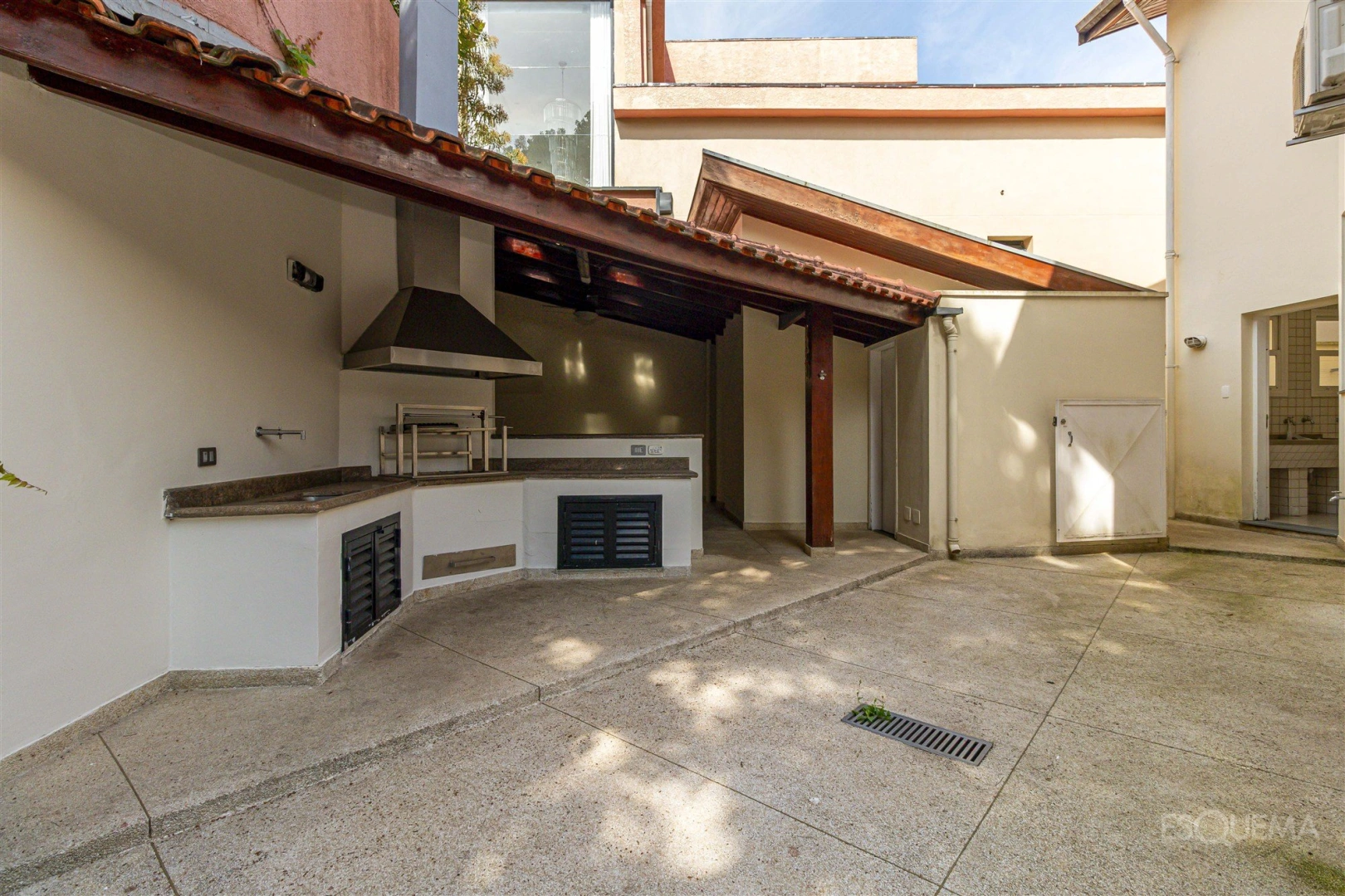 Casa com piscina no Alto da Boa Vista - Imagem 2