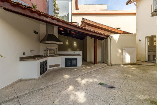Casa com piscina no Alto da Boa Vista