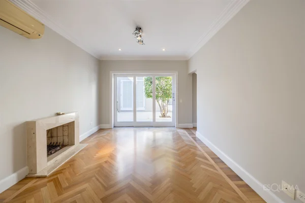Casa com projeto de Bi Chrisóstomo no Jardim Paulista
