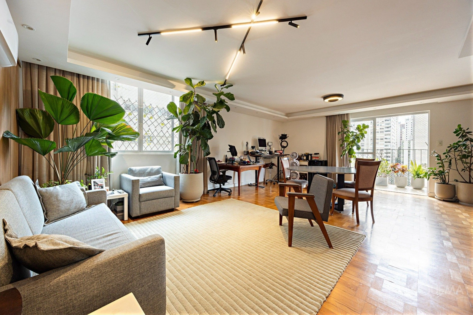 Jardim Paulista, na parte plana, com reforma contemporânea e endereço privilegiado - Imagem 7