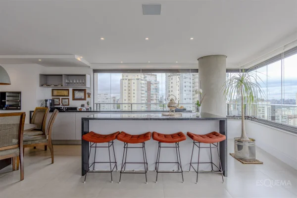 Apartamento em andar alto com vista aberta no Alto da Lapa