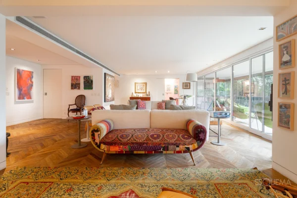 Apartamento com vista para o Clube Pinheiros no Jardim Paulistano