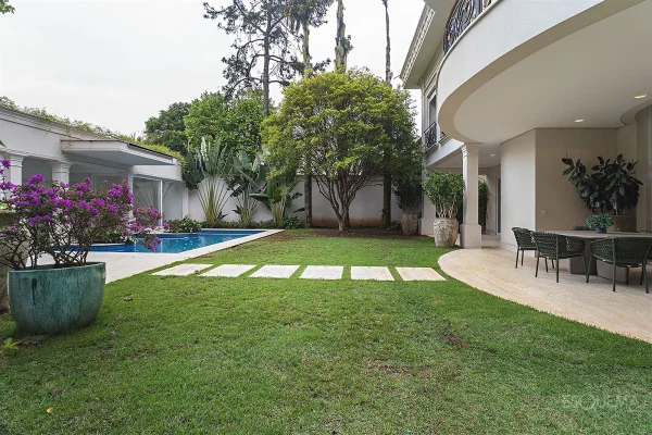Casa com ambientes amplos na Vila Nova Conceição