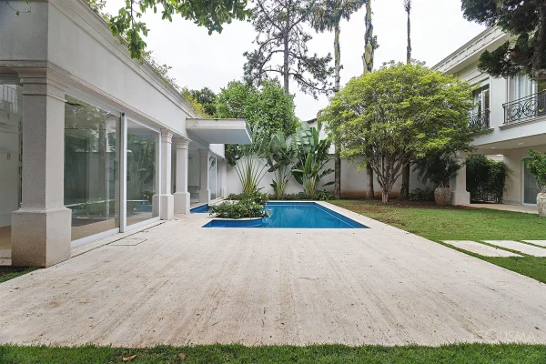 Casa com ambientes amplos na Vila Nova Conceição