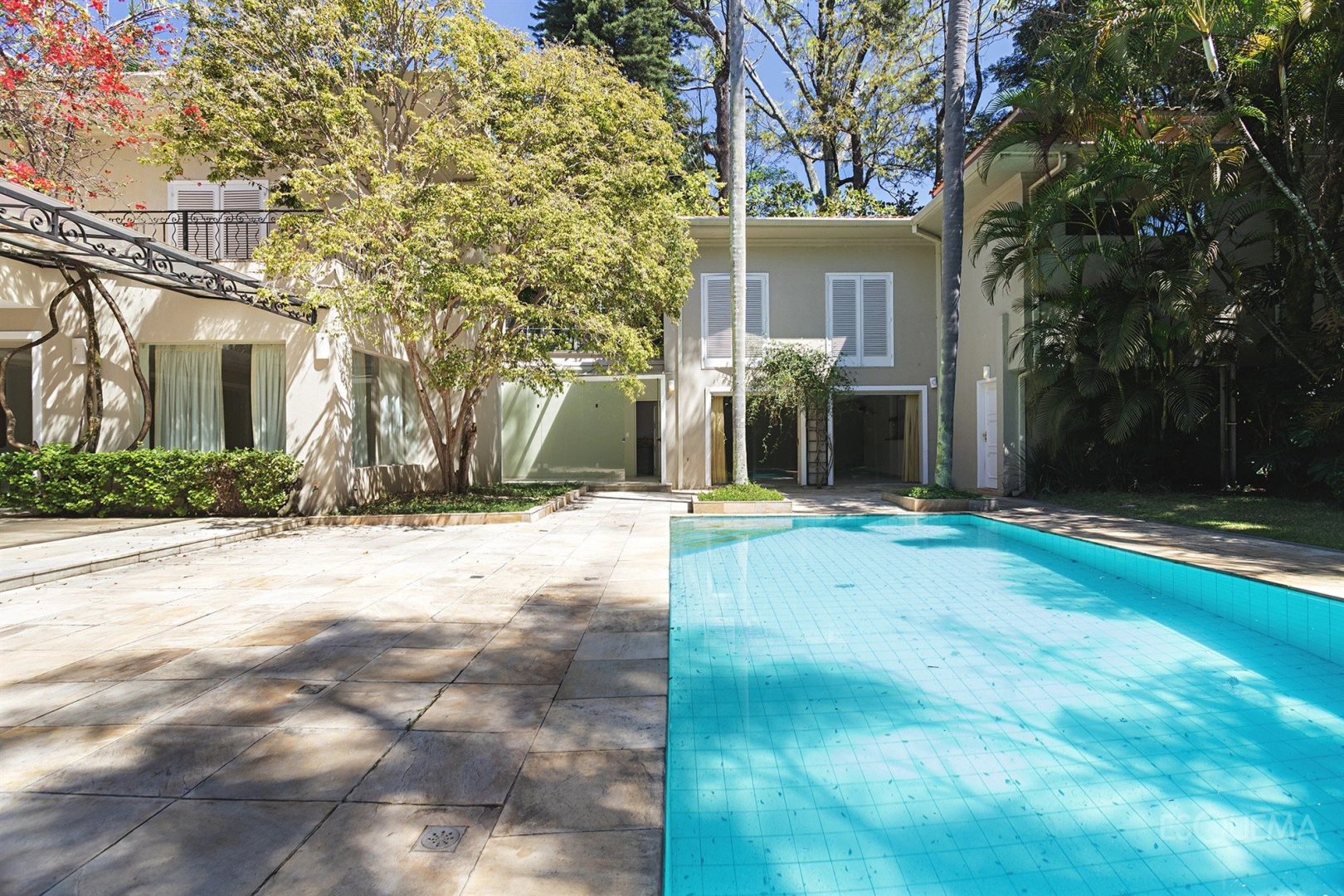 Casa de arquitetura clássica em terreno de 1.040 m² no Jardim Europa - Imagem 9