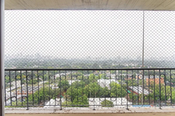 Apartamento com quadra de tênis próximo ao Shopping Santa Cruz