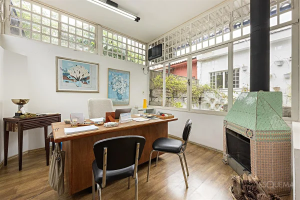 Casa comercial em rua tranquila de Pinheiros