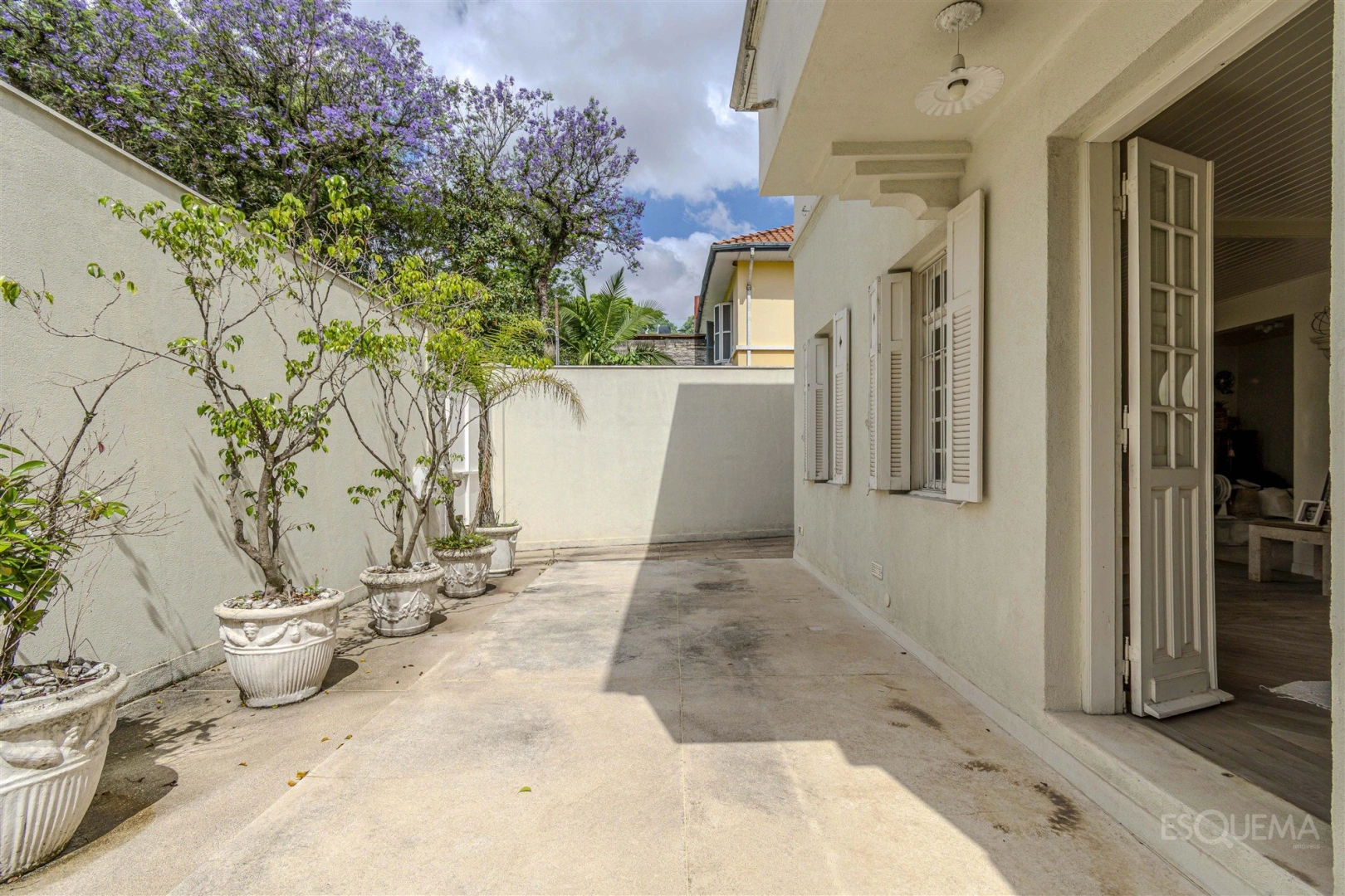 Casa com potencial de modernização no Jardim América - Imagem 13