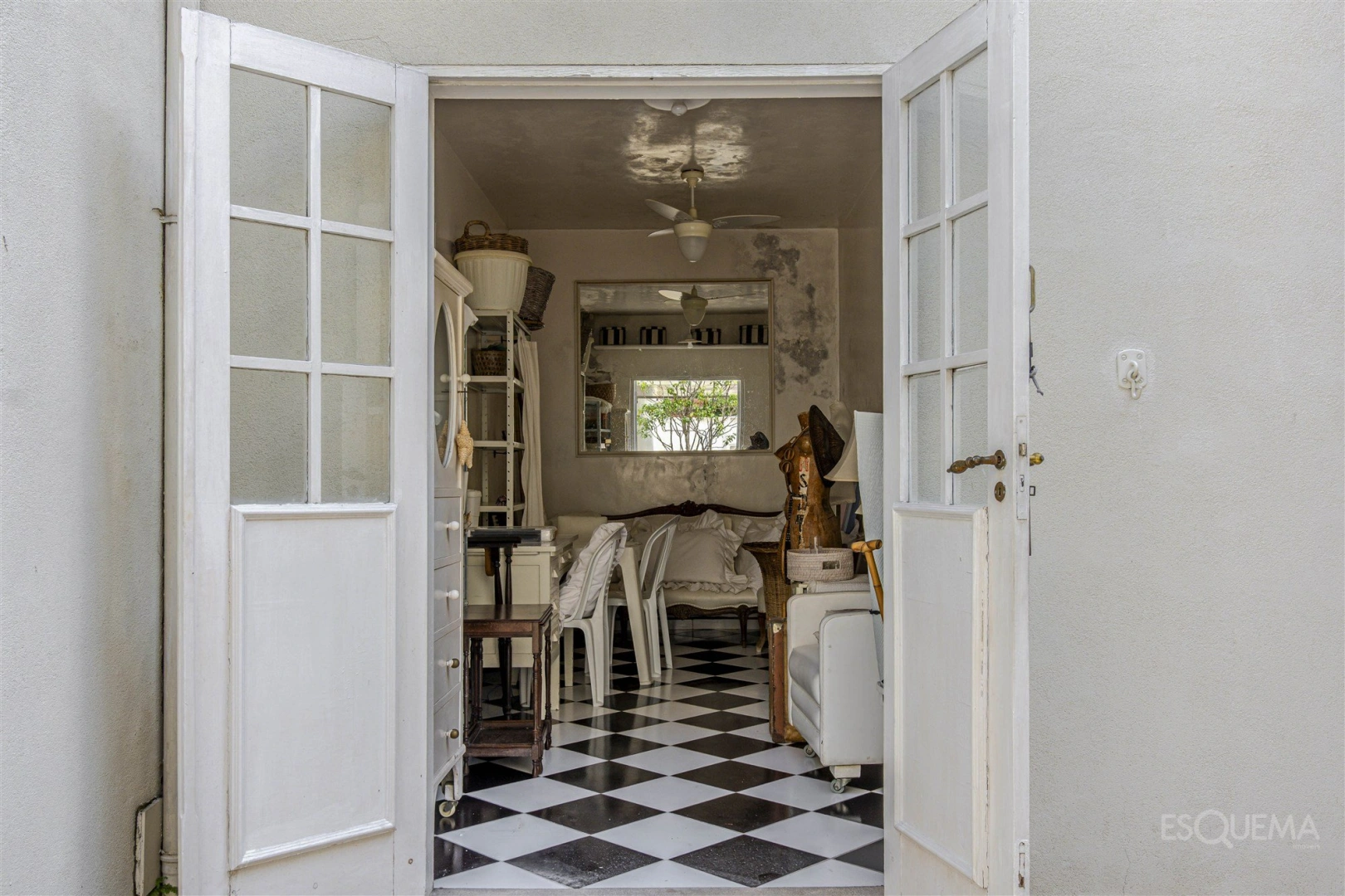 Casa com potencial de modernização no Jardim América - Imagem 14