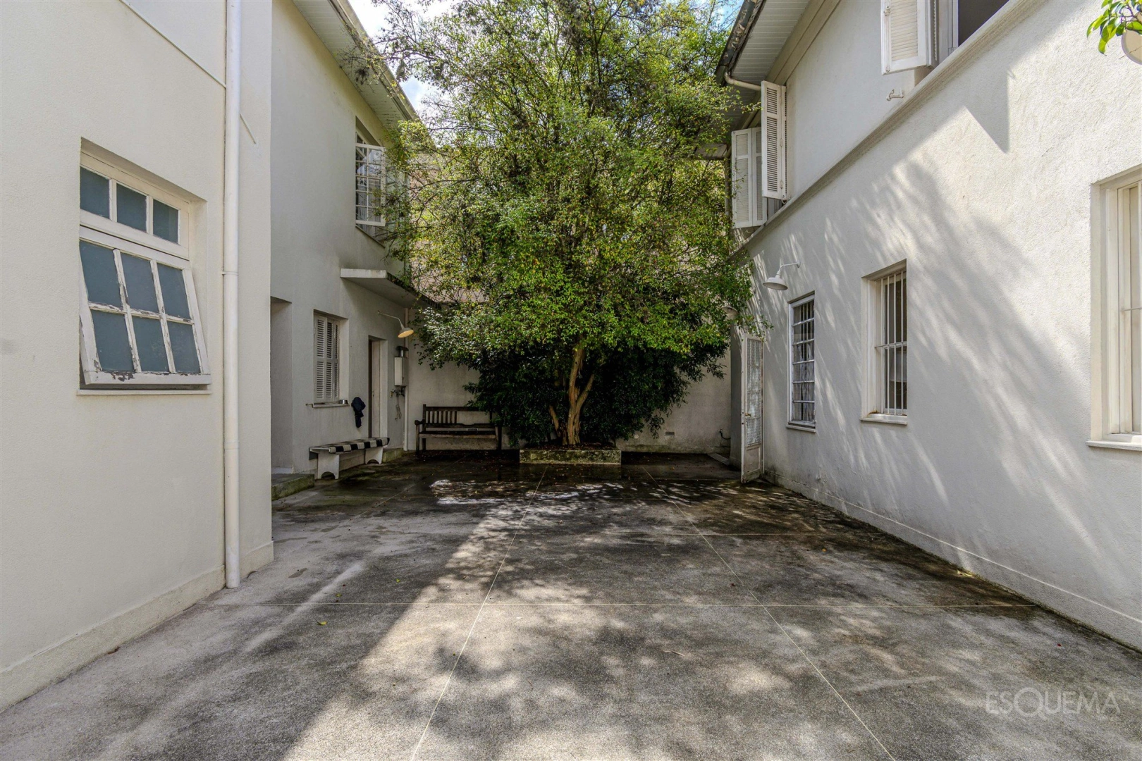 Casa com potencial de modernização no Jardim América - Imagem 15