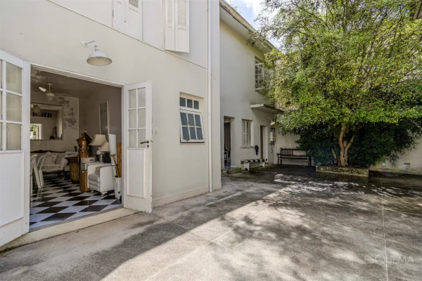 Casa com potencial de modernização no Jardim América