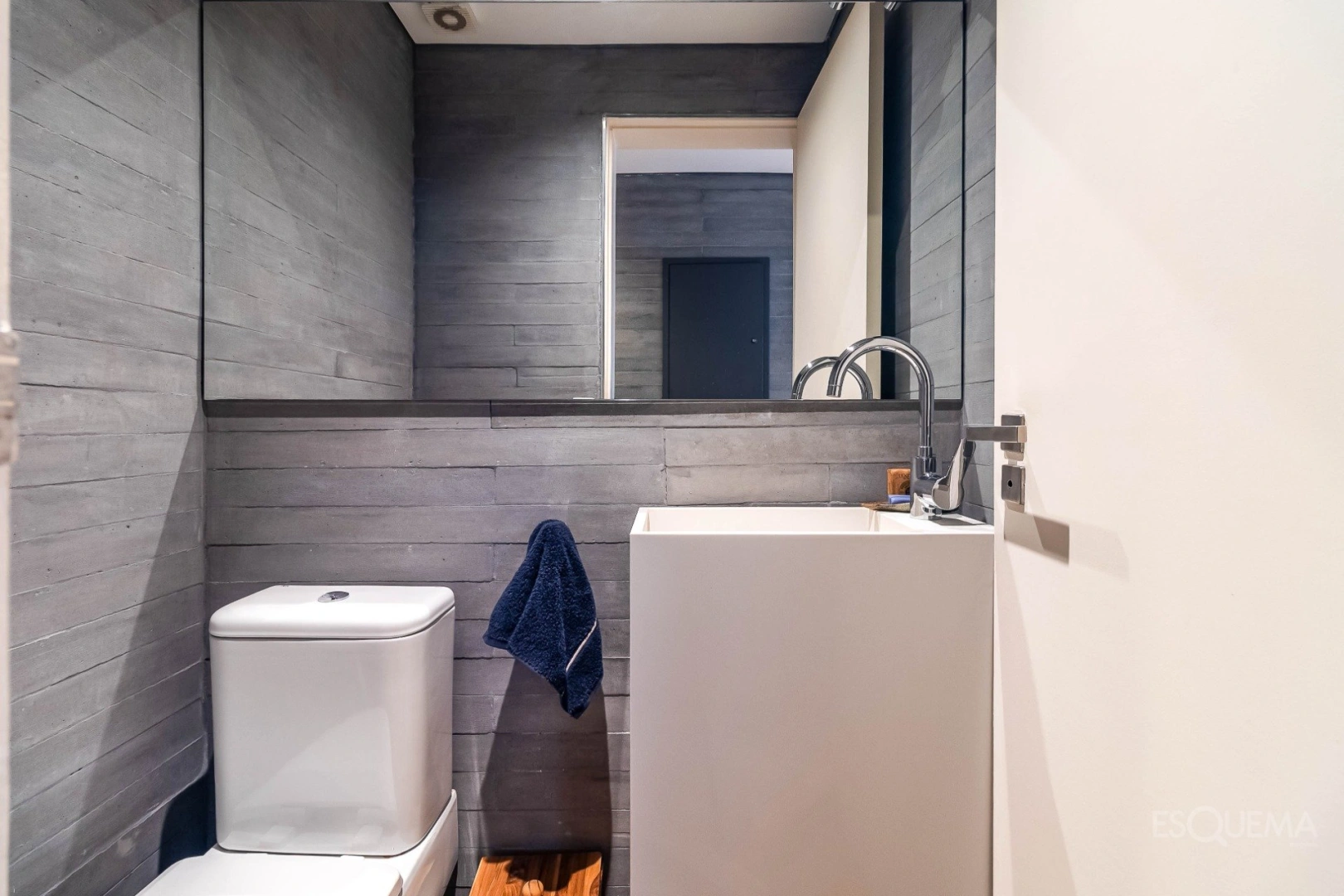 Apartamento reformado com janelas piso-teto no Itaim Bibi - Imagem 9