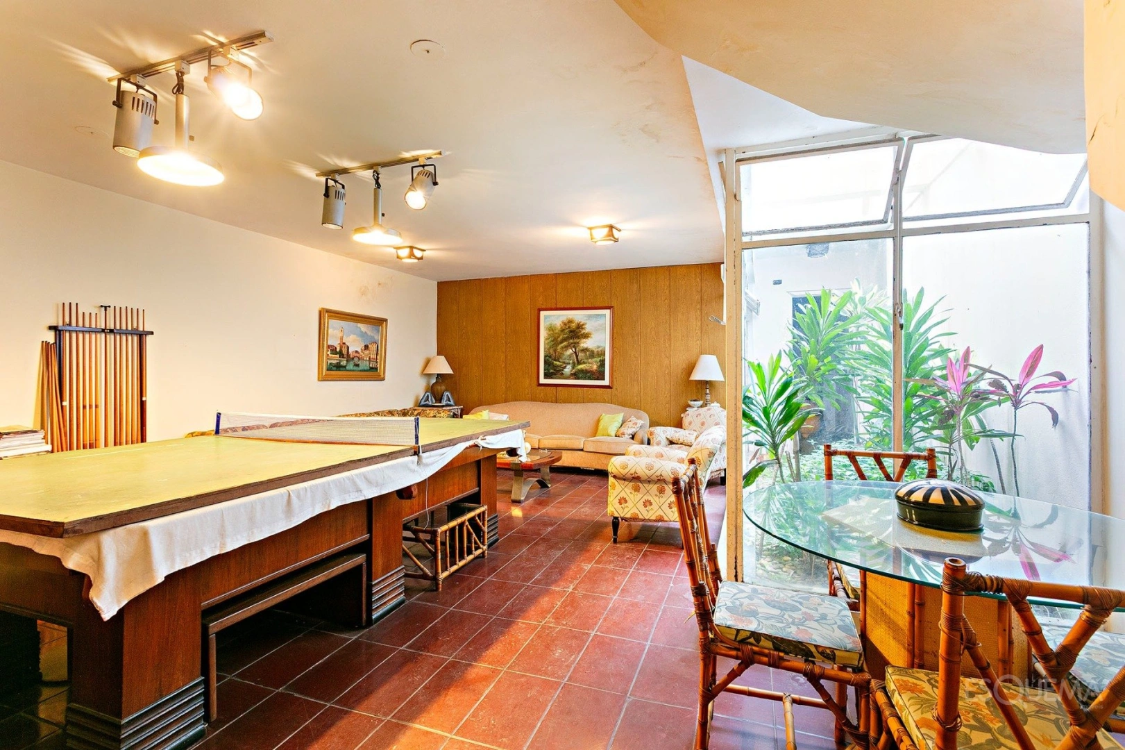 Casa clássica com amplo jardim no Jardim Guedala - Imagem 12