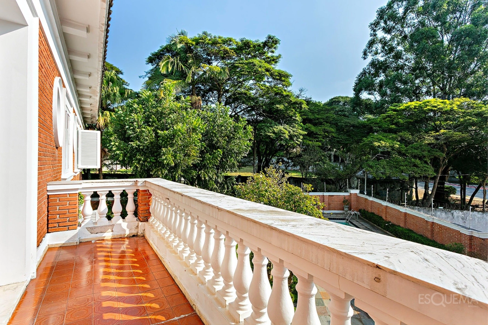 Casa clássica com amplo jardim no Jardim Guedala - Imagem 14