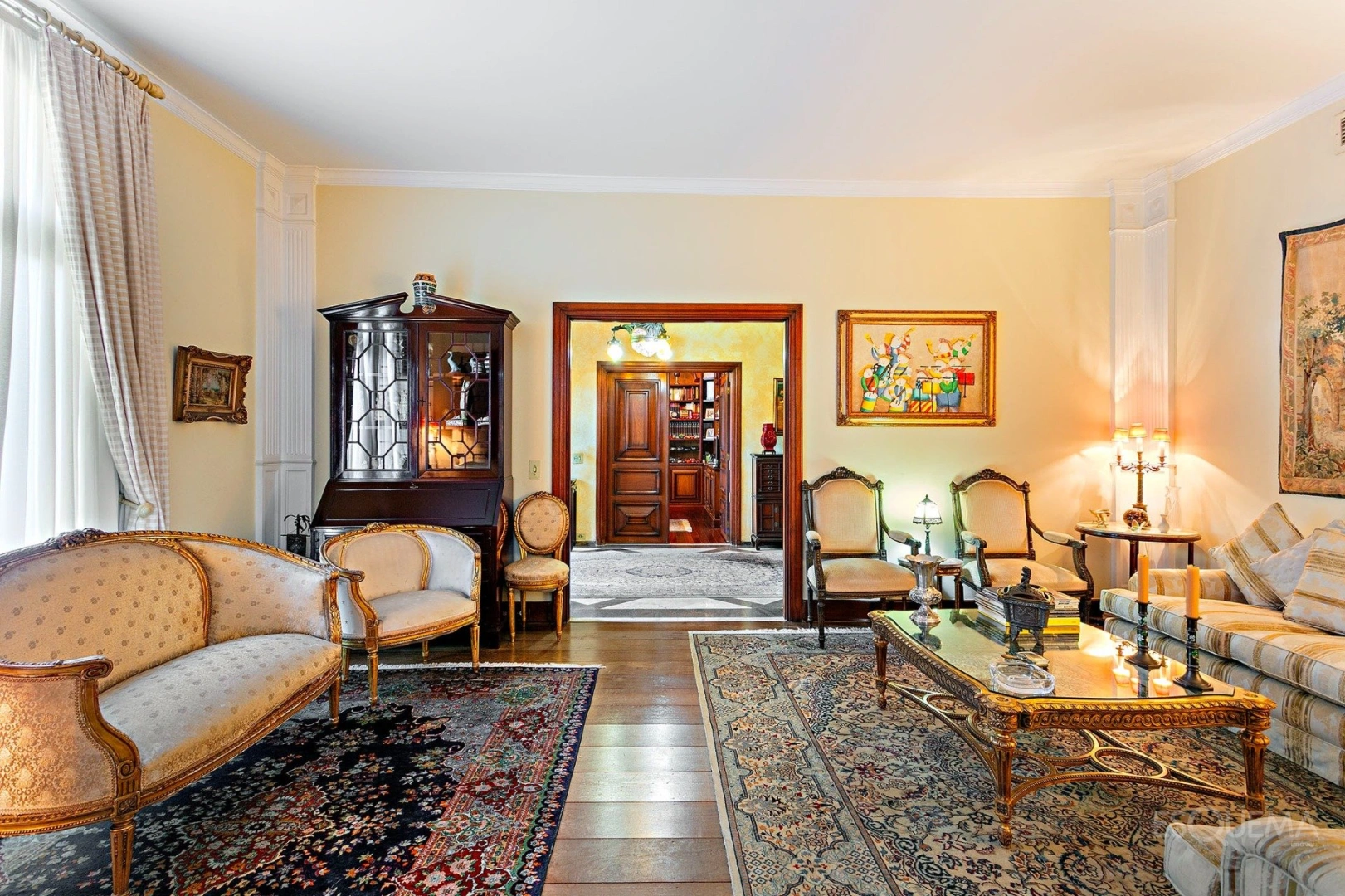 Casa clássica com amplo jardim no Jardim Guedala - Imagem 7