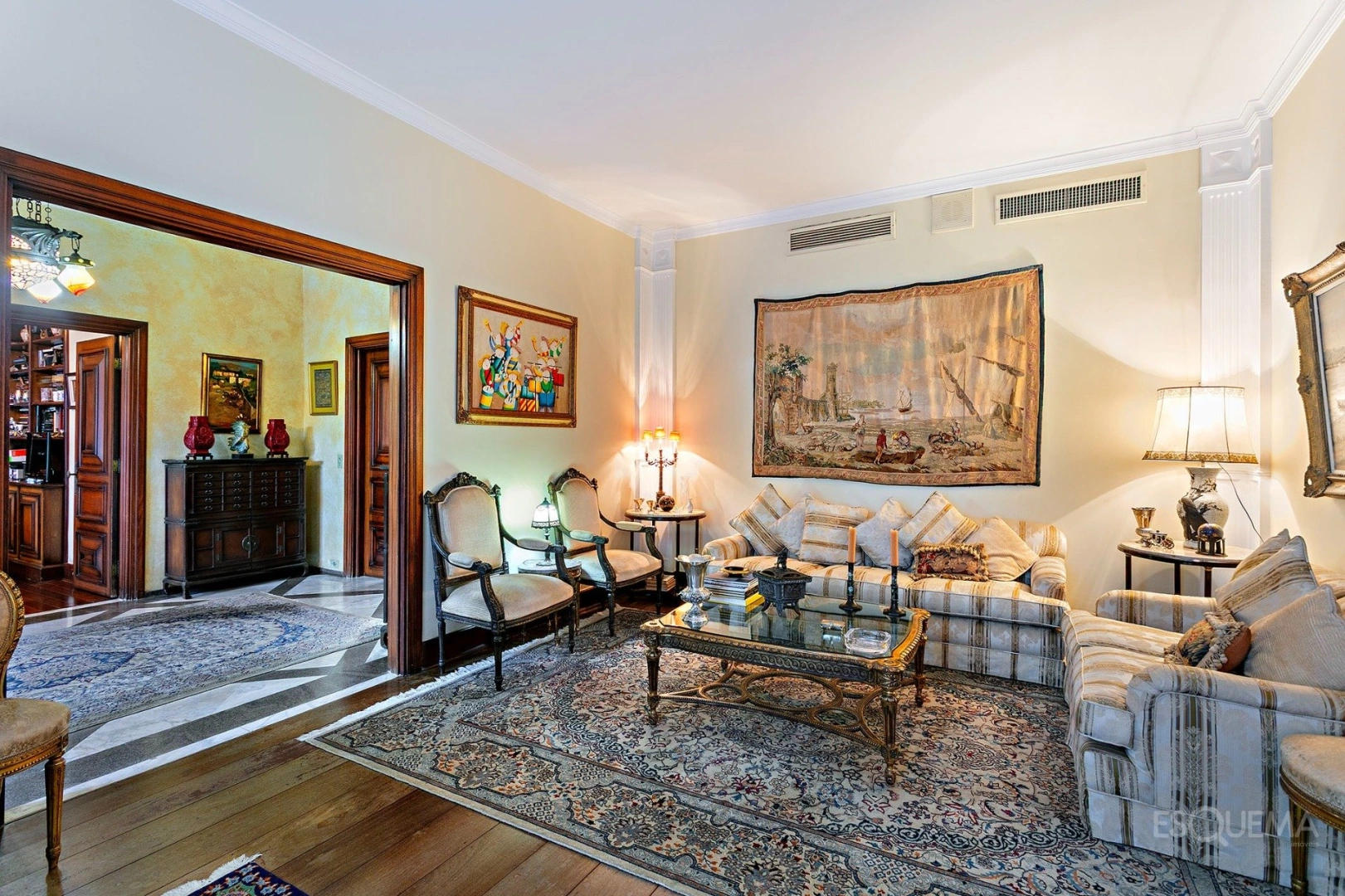 Casa clássica com amplo jardim no Jardim Guedala - Imagem 8