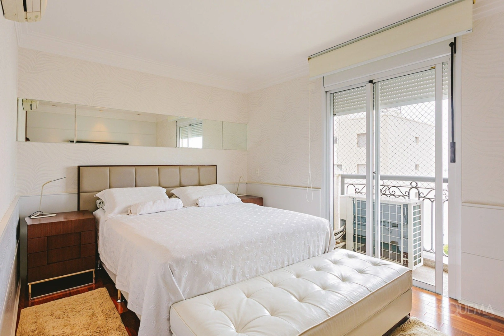 Apartamento reformado em andar alto, com lareira e jacuzzi - Imagem 10
