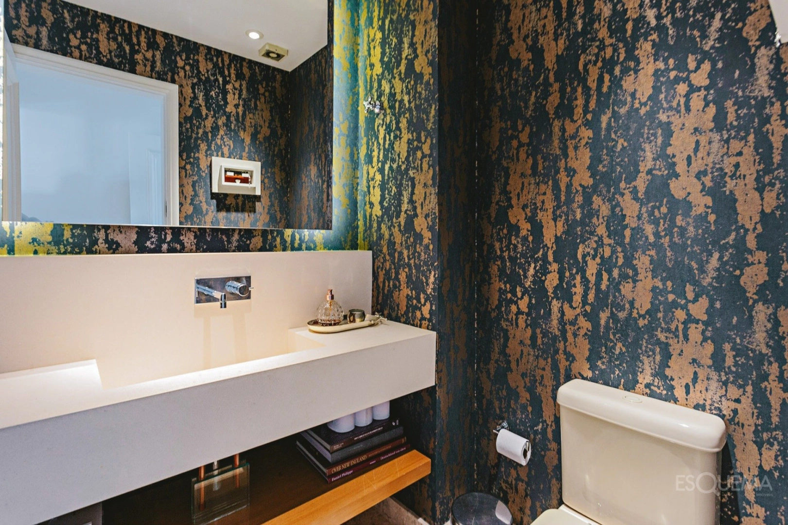 Apartamento reformado em andar alto, com lareira e jacuzzi - Imagem 11