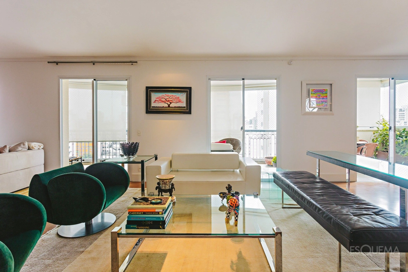 Apartamento reformado em andar alto, com lareira e jacuzzi - Imagem 4