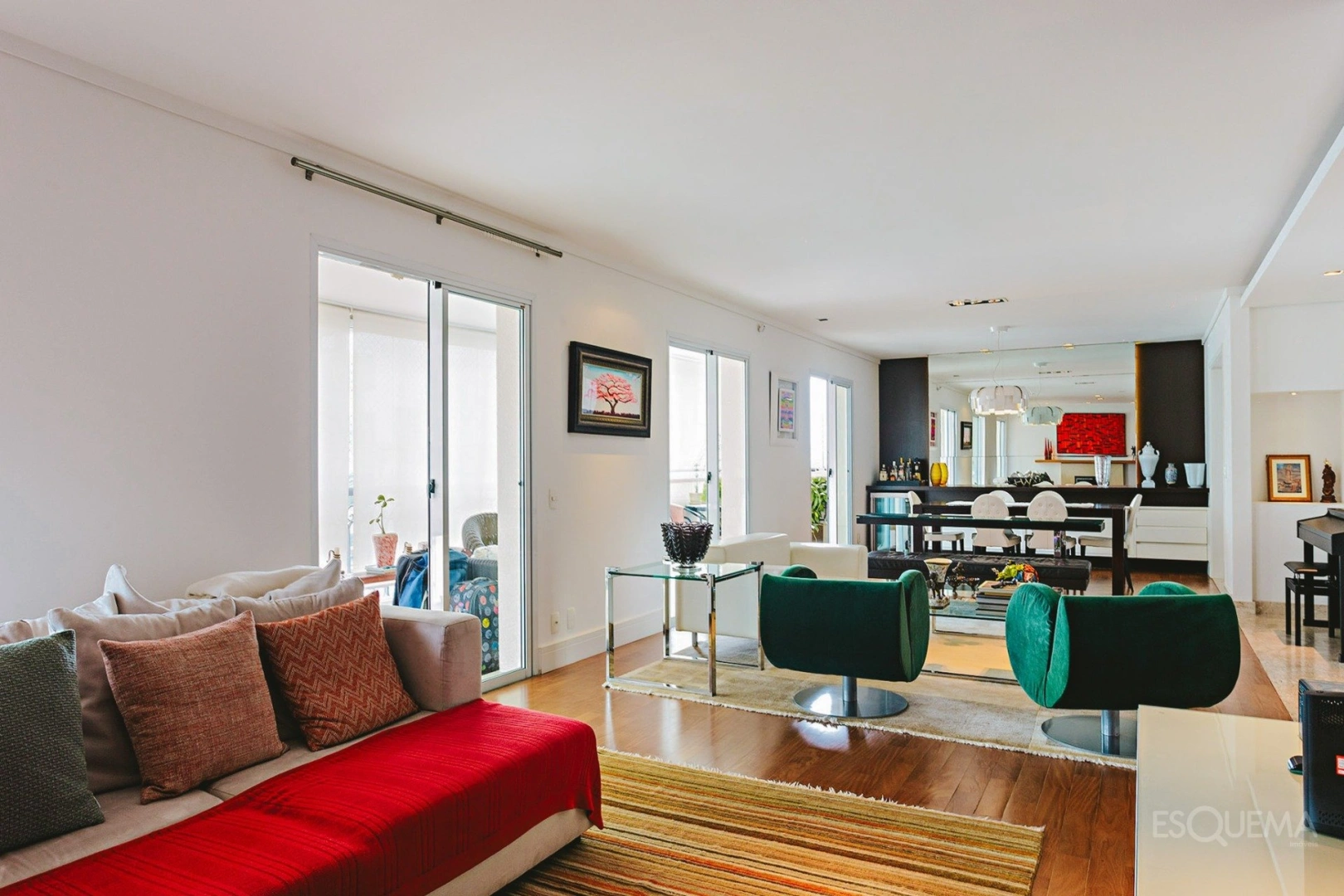 Apartamento reformado em andar alto, com lareira e jacuzzi - Imagem 6