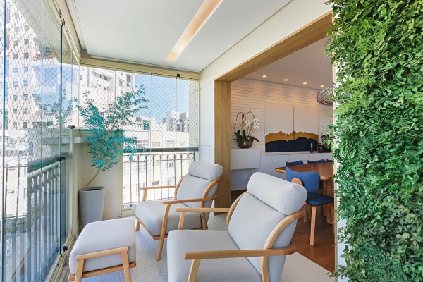 Varanda envidraçada, área gourmet integrada e localização próxima do Ibirapuera