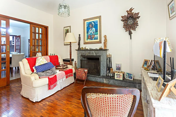 Casa para retrofit em zoneamento ZM em Moema