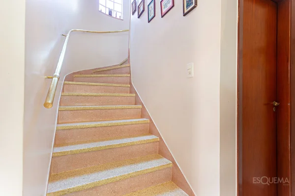 Casa para retrofit em zoneamento ZM em Moema