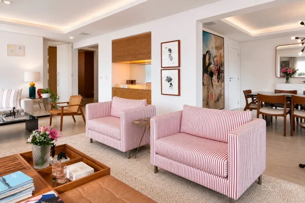 Apartamento reformado com 314 m² ao lado do Clube Pinheiros