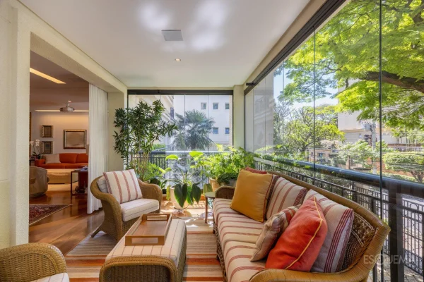 Apartamento reformado por Marina Linhares próximo ao Parque Ibirapuera