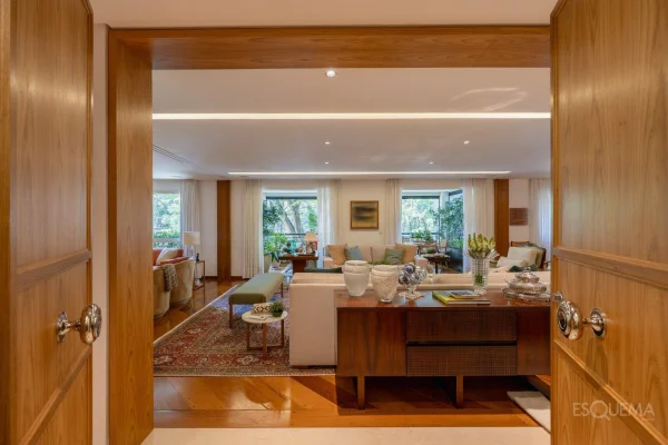 Apartamento reformado por Marina Linhares próximo ao Parque Ibirapuera