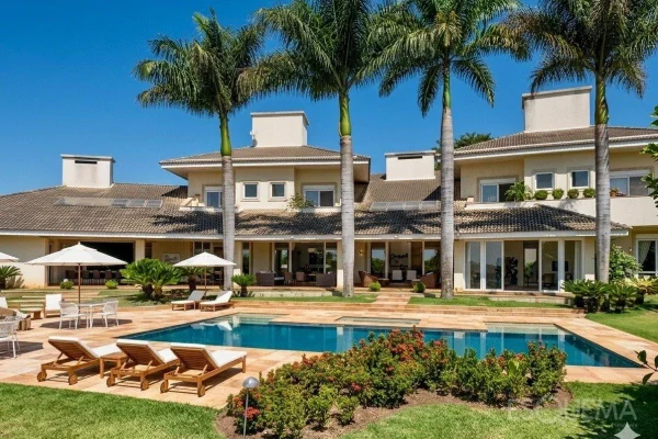 Casa de campo com 10 suítes na Quinta da Baroneza