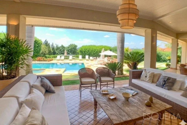 Casa de campo com 10 suítes na Quinta da Baroneza