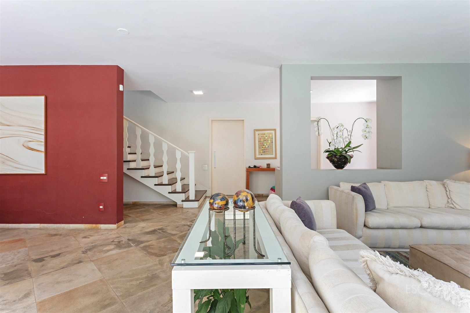 Casa com piscina e jardim no Jardim Guedala - Imagem 9