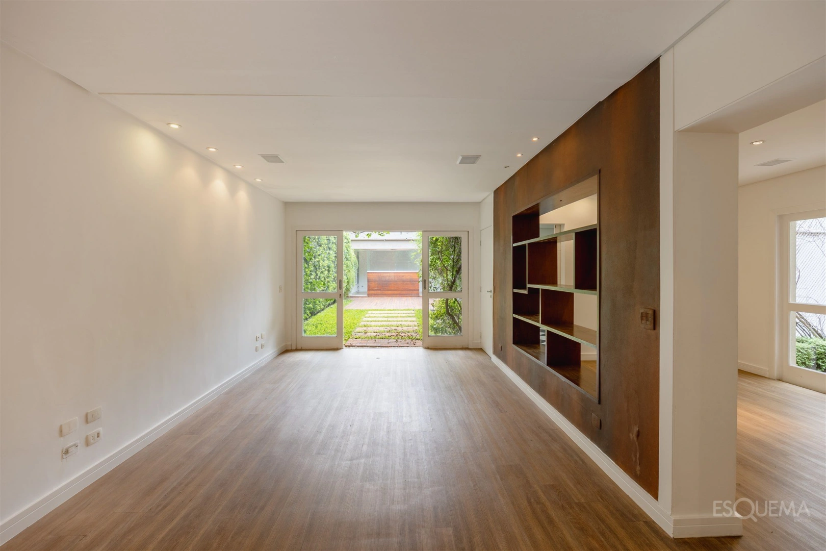 Casa com jardim e 3 suítes no Jardim Europa - Imagem 11